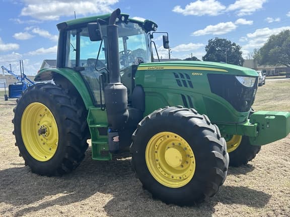 Image of John Deere 6155M equipment image 2