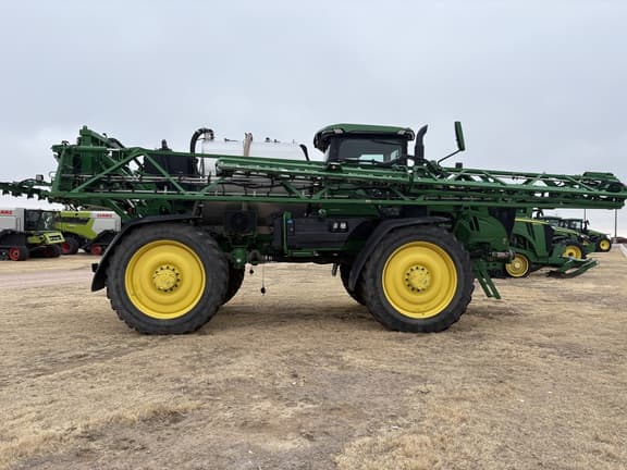 Image of John Deere 616R equipment image 1