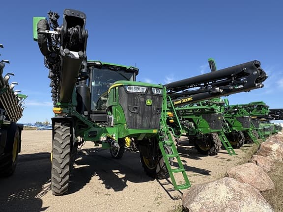 Image of John Deere 616R equipment image 1