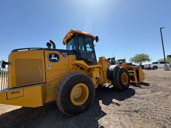 Image of John Deere 624P equipment image 1