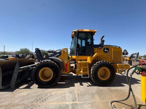 2023 John Deere 624P Equipment Image0