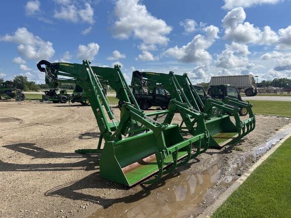 2023 John Deere 680R Equipment Image0