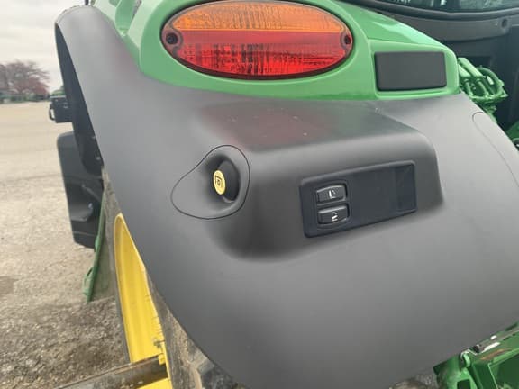 Image of John Deere 6R 120 equipment image 3