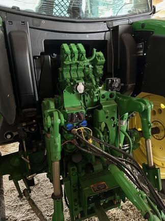 Image of John Deere 6R 130 equipment image 4