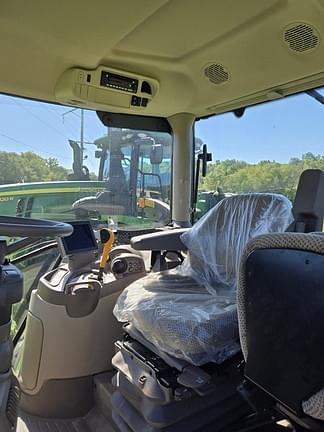 Image of John Deere 6R 175 equipment image 4