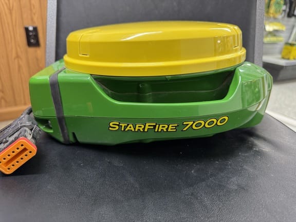 2023 John Deere 7000 Equipment Image0