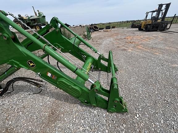 Image of John Deere 700M equipment image 4