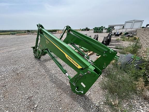 Image of John Deere 700M Primary image