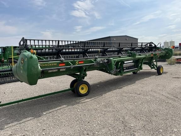 Image of John Deere 735D equipment image 3