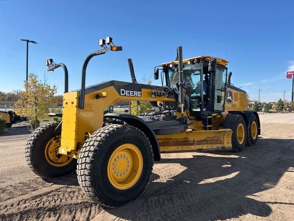 Image of John Deere 772G Primary image
