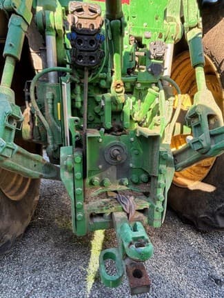 Image of John Deere 7R 210 equipment image 4