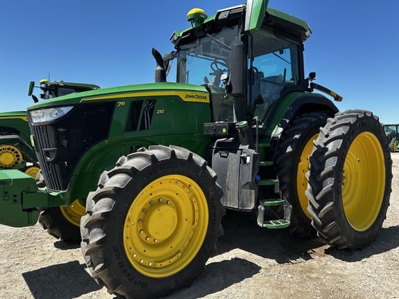 2023 John Deere 7R 210 Equipment Image0