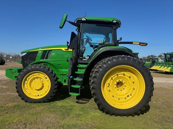 Image of John Deere 7R 210 equipment image 3