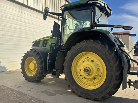Image of John Deere 7R 230 equipment image 2