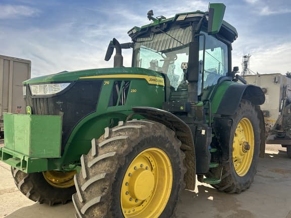 Image of John Deere 7R 230 equipment image 3