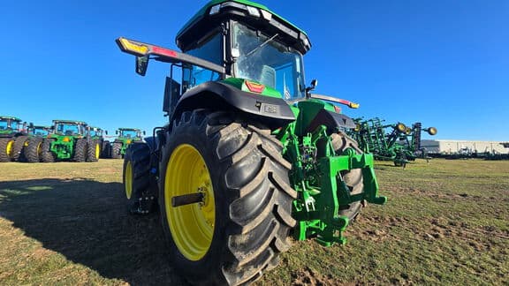 Image of John Deere 7R 230 equipment image 4