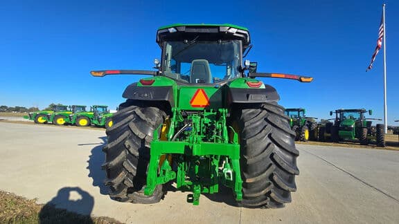 Image of John Deere 7R 230 equipment image 2
