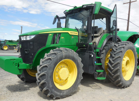 2023 John Deere 7R 230 Equipment Image0