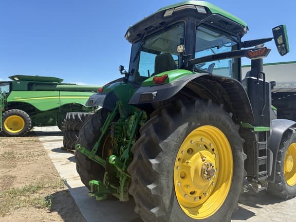 Image of John Deere 7R 230 equipment image 1