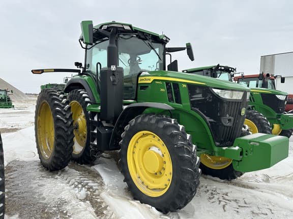 Image of John Deere 7R 250 equipment image 2