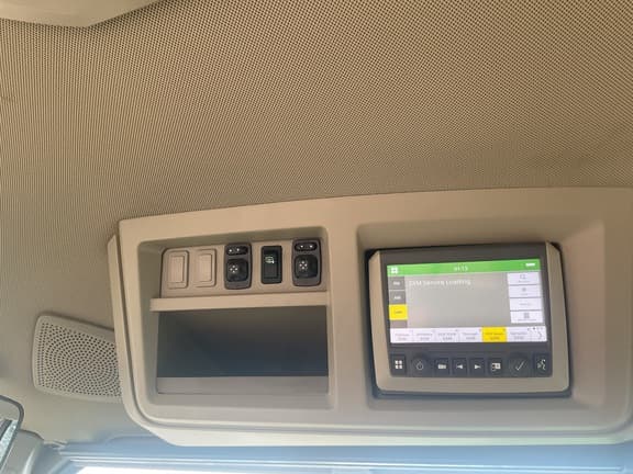 Image of John Deere 7R 310 equipment image 4