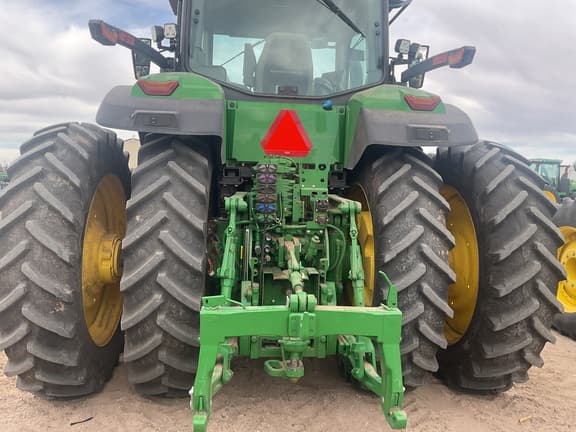 Image of John Deere 7R 310 equipment image 2