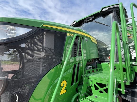 Image of John Deere 800R equipment image 4