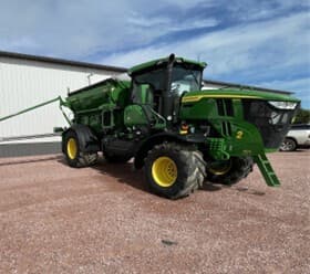 Image of John Deere 800R equipment image 1