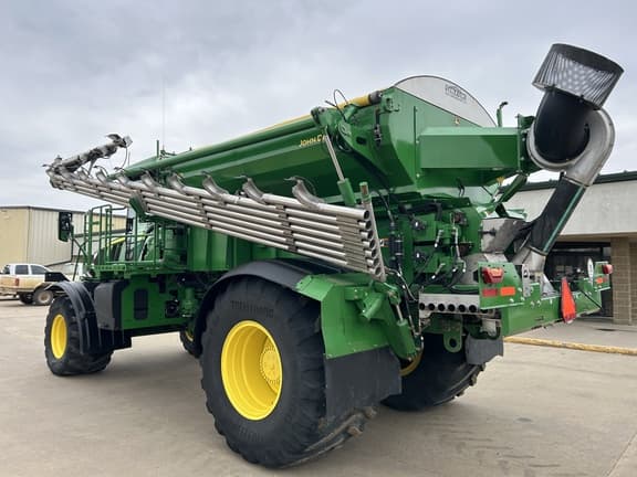Image of John Deere 800R equipment image 1