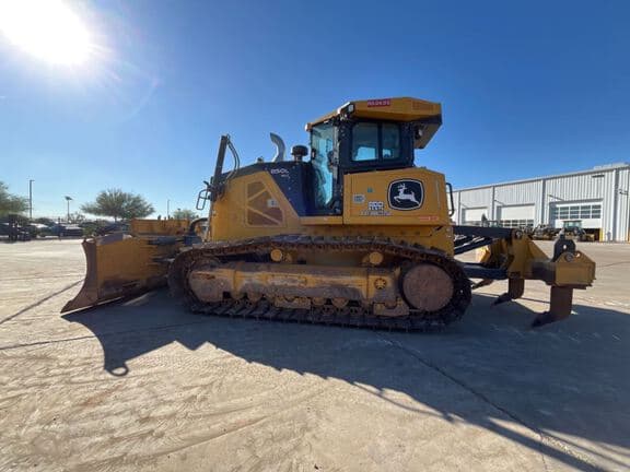 Image of John Deere 850L equipment image 1