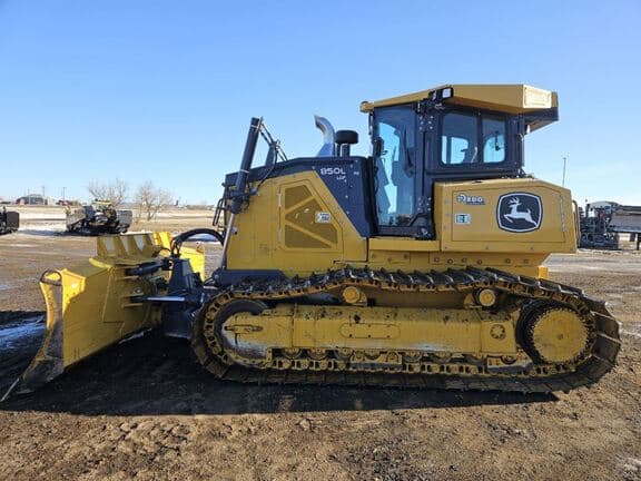 Image of John Deere 850L equipment image 1