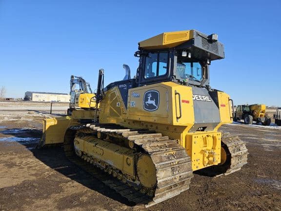Image of John Deere 850L equipment image 2