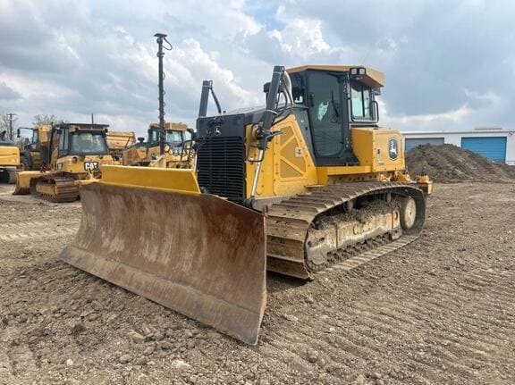 2023 John Deere 850L Equipment Image0