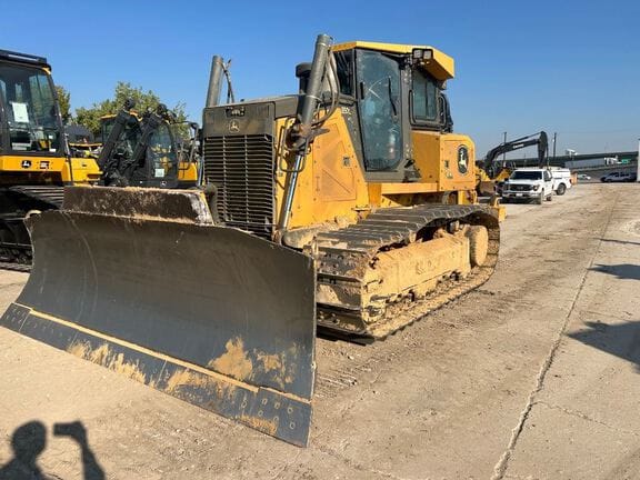 2023 John Deere 850L Equipment Image0