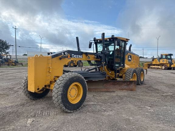 2023 John Deere 872G Equipment Image0