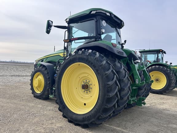 Image of John Deere 8R 230 equipment image 3