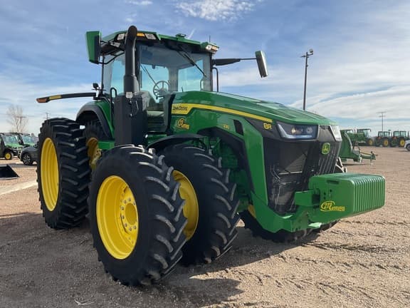Image of John Deere 8R 230 equipment image 4