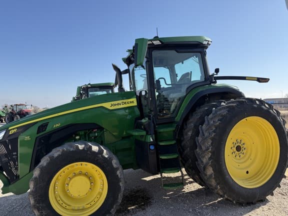 Image of John Deere 8R 230 equipment image 1