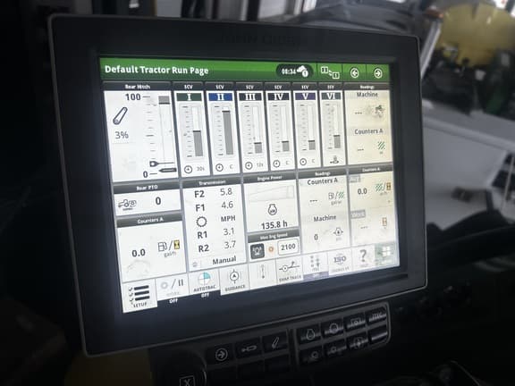 Image of John Deere 8R 230 equipment image 4