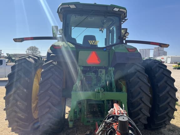 Image of John Deere 8R 230 equipment image 3