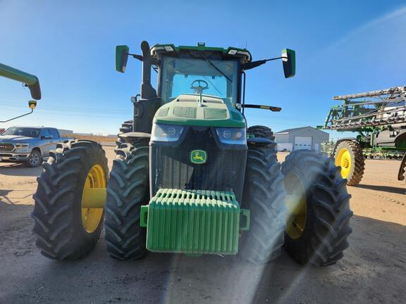 Image of John Deere 8R 230 equipment image 2