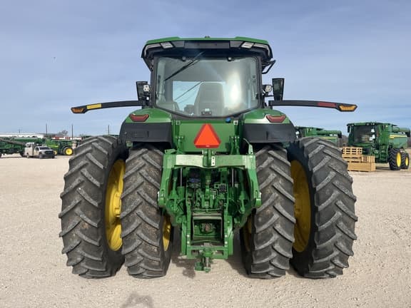 Image of John Deere 8R 230 equipment image 3