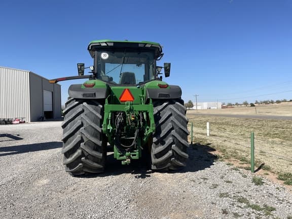 Image of John Deere 8R 230 equipment image 3