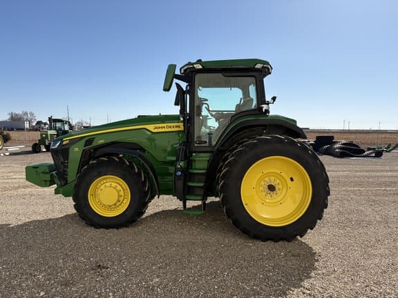 Image of John Deere 8R 230 equipment image 1