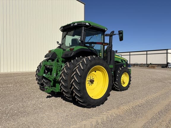Image of John Deere 8R 230 equipment image 4