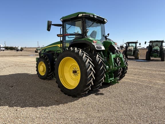 Image of John Deere 8R 230 equipment image 2
