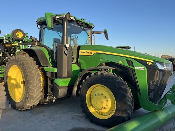 2023 John Deere 8R 250 Equipment Image0