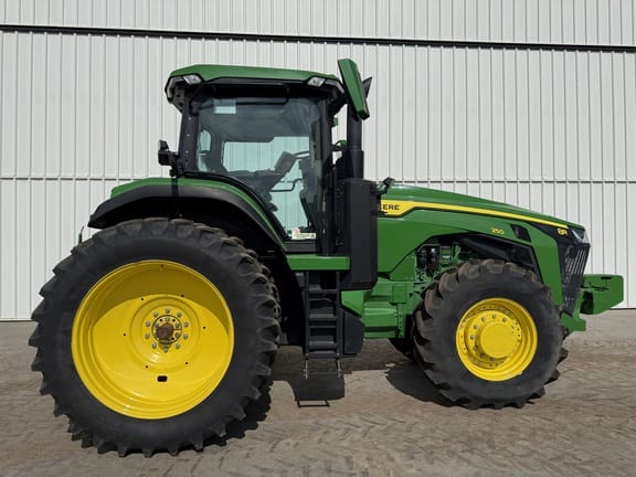 2023 John Deere 8R 250 Equipment Image0