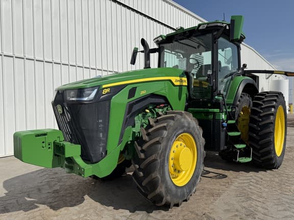 Image of John Deere 8R 250 equipment image 4