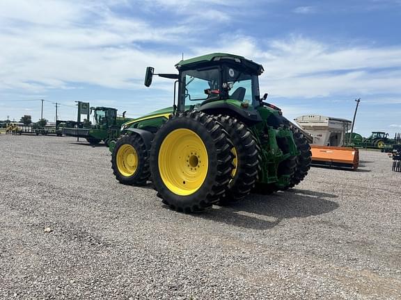 Image of John Deere 8R 250 equipment image 2